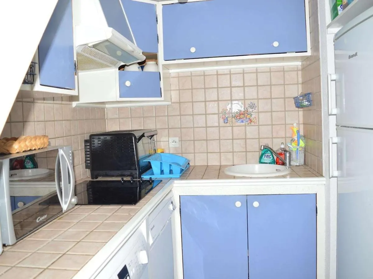 Studio Mezzanine Climatise Avec Terrasse, Parking Prive Et Proche Plage A Cavalaire - Fr-1-226B-30 0*, Cavalaire-sur-Mer